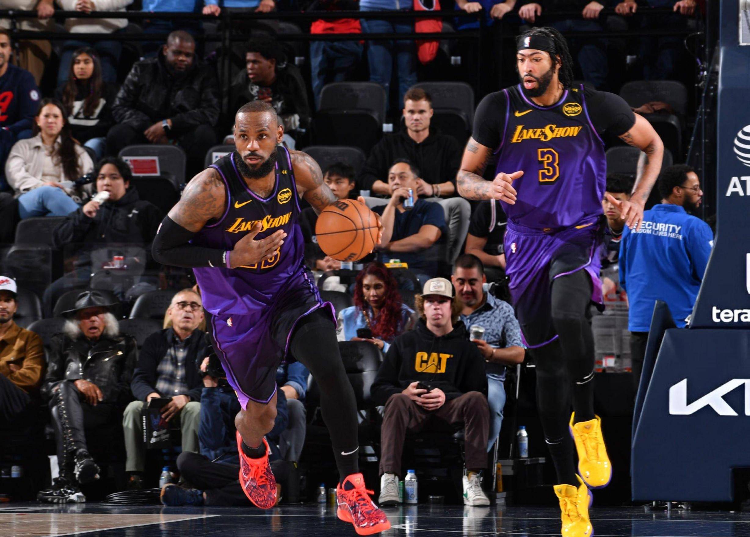 关于从密尔沃基雄鹿窗口期更衣室发声到休斯敦火箭迎来里程碑，洛杉矶快船伤情更新备战西甲的信息